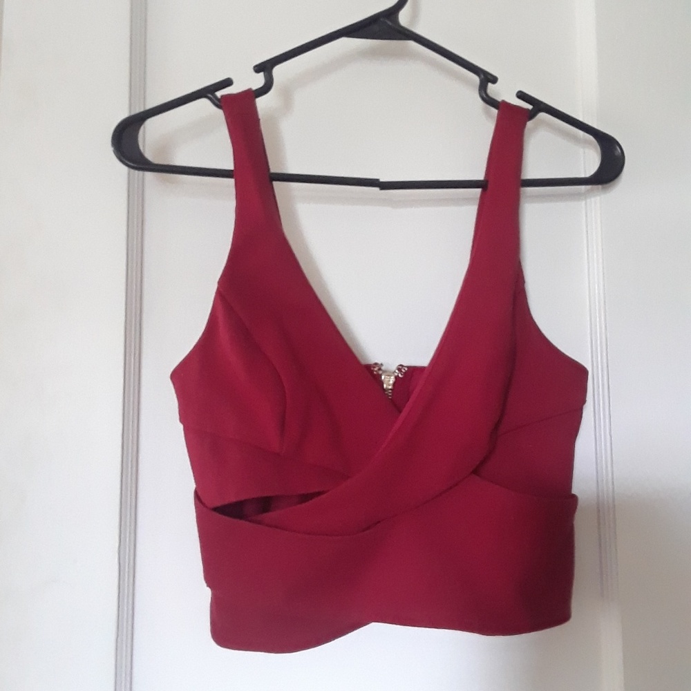 GUESS crop top